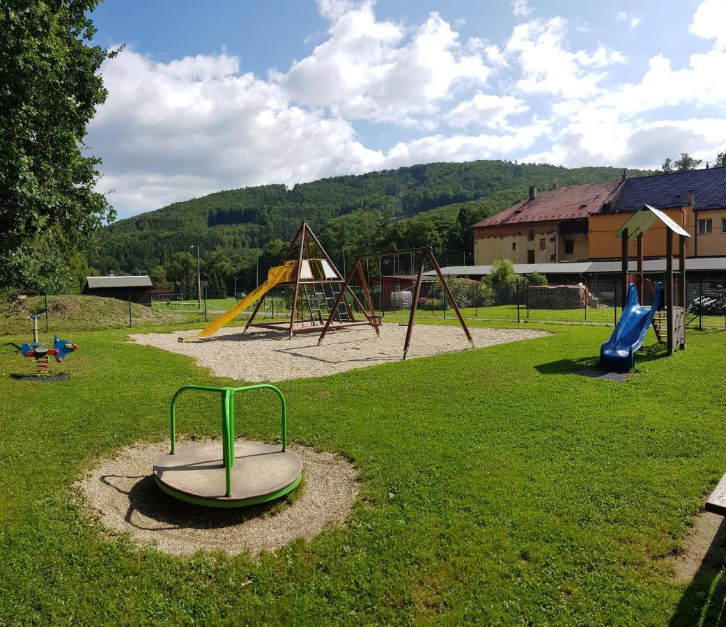 Schupplerova Vila Hostejn Bagian luar foto